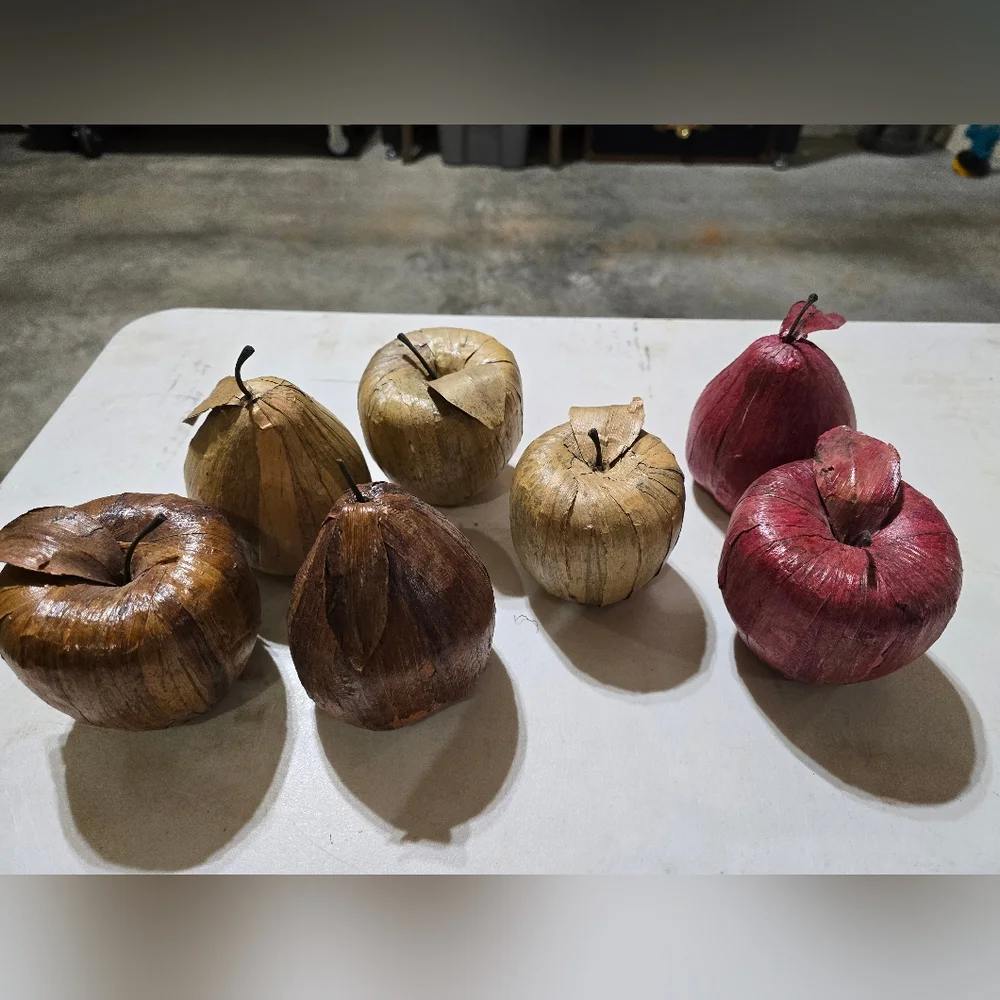 Rustic Decorative Apple and Pear Set - Picture 5 of 5